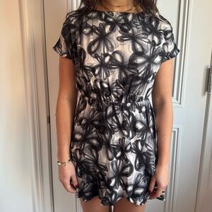 Alice + Olivia Black and White Floral cinched waist Mini Dress size XS